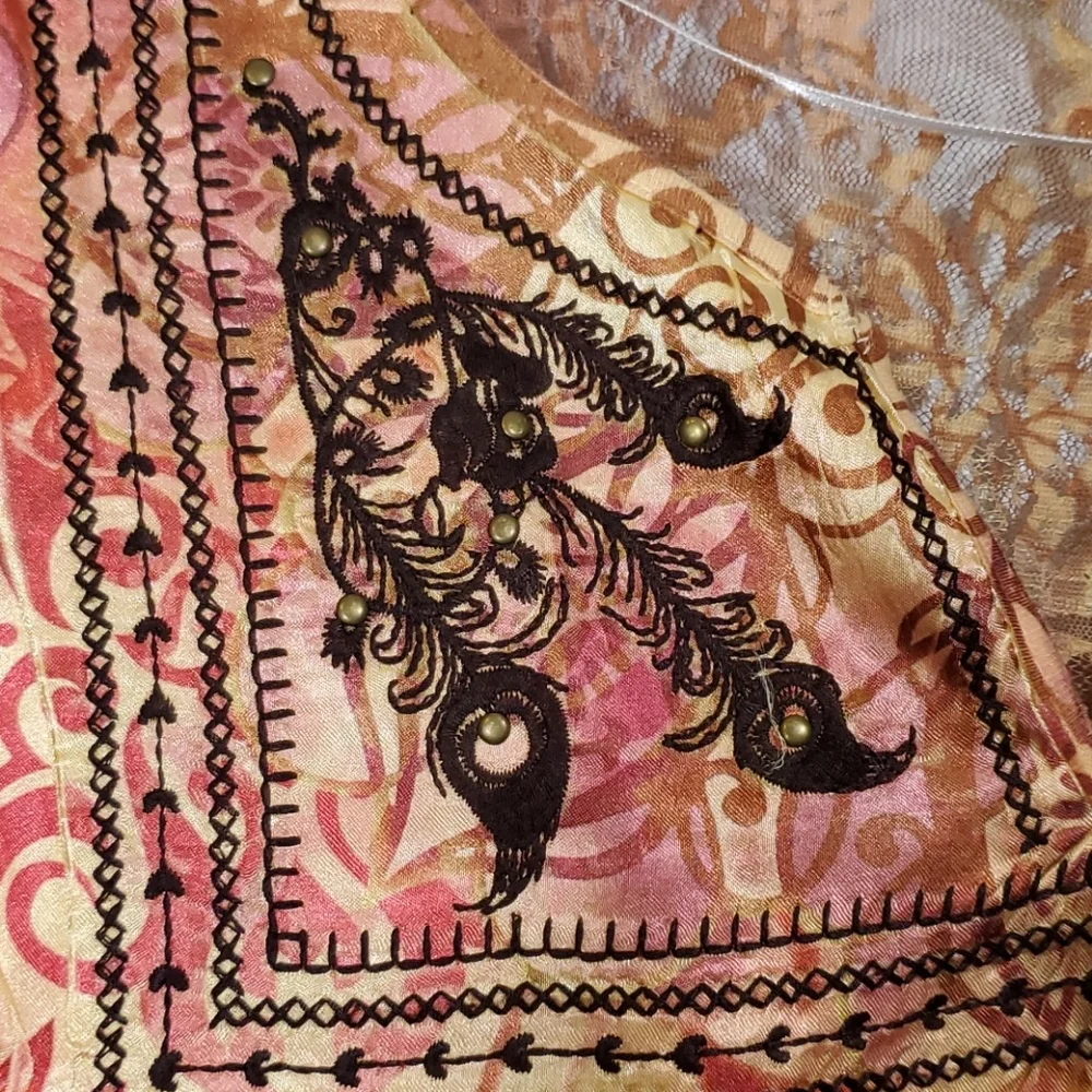 Unity World Wear Blouse Size Small - Picture 4 of 12